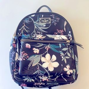 Kate Spade New York

WILSON ROAD BOTANICAL SMALL BRADLEY BACKPACK EUC